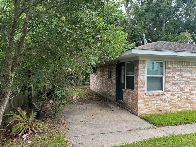 604 Wilson Road 8, Humble, TX 77338