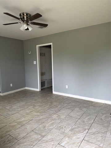 604 Wilson Road 8, Humble, TX 77338