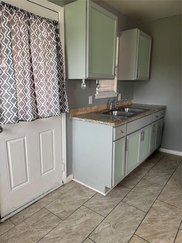 604 Wilson Road 8, Humble, TX 77338