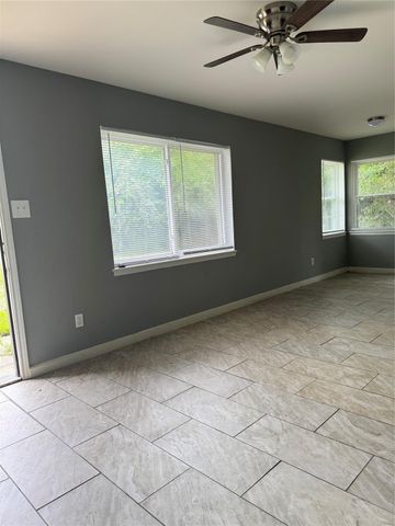604 Wilson Road 8, Humble, TX 77338