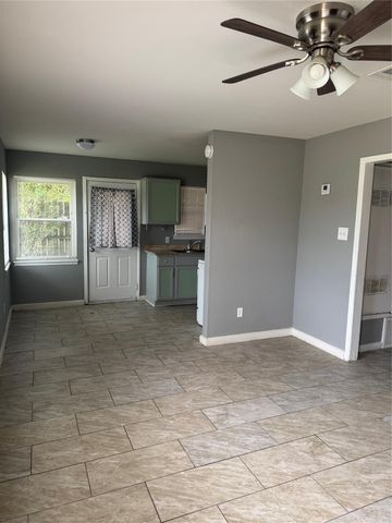 604 Wilson Road 8, Humble, TX 77338