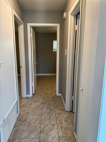 604 Wilson Road 8, Humble, TX 77338