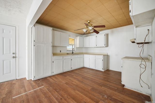 2002 Amerada, San Antonio, TX 78237