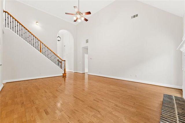 1747 Rosehedge Way NW, Kennesaw, GA 30152