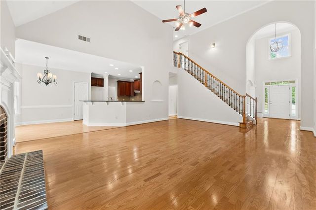 1747 Rosehedge Way NW, Kennesaw, GA 30152