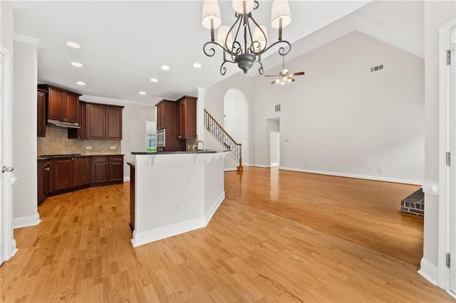 1747 Rosehedge Way NW, Kennesaw, GA 30152
