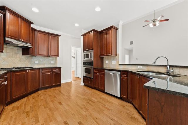 1747 Rosehedge Way NW, Kennesaw, GA 30152
