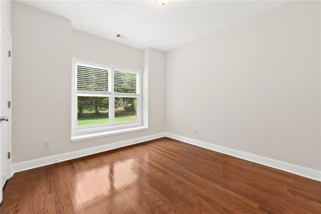 1747 Rosehedge Way NW, Kennesaw, GA 30152