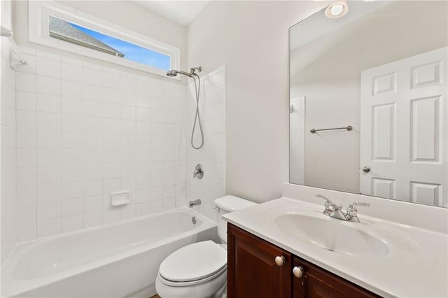1747 Rosehedge Way NW, Kennesaw, GA 30152
