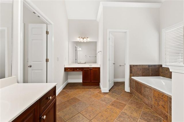 1747 Rosehedge Way NW, Kennesaw, GA 30152