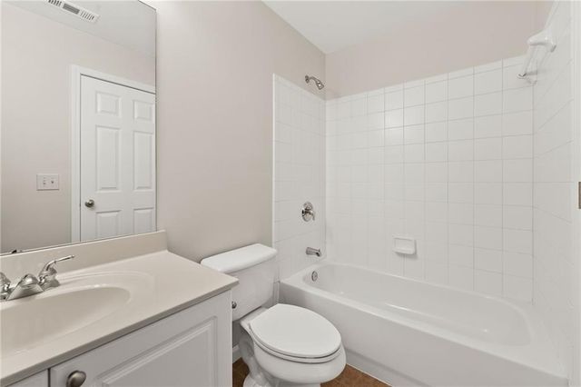 1747 Rosehedge Way NW, Kennesaw, GA 30152