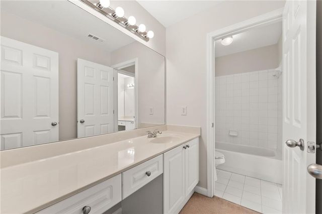 1747 Rosehedge Way NW, Kennesaw, GA 30152