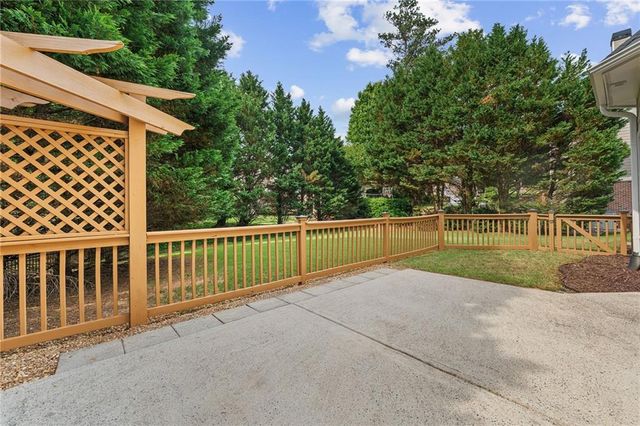 1747 Rosehedge Way NW, Kennesaw, GA 30152