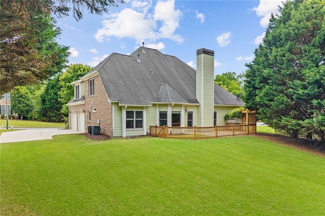 1747 Rosehedge Way NW, Kennesaw, GA 30152