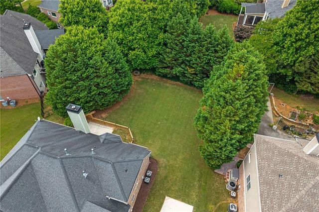 1747 Rosehedge Way NW, Kennesaw, GA 30152