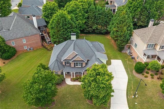 1747 Rosehedge Way NW, Kennesaw, GA 30152