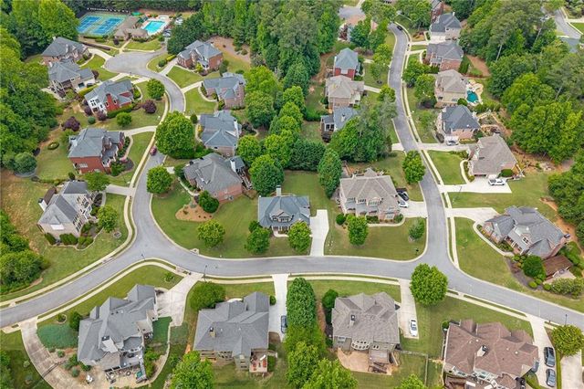 1747 Rosehedge Way NW, Kennesaw, GA 30152
