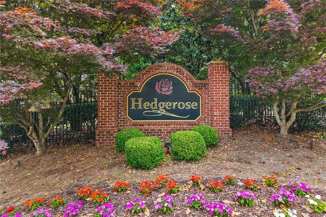 1747 Rosehedge Way NW, Kennesaw, GA 30152