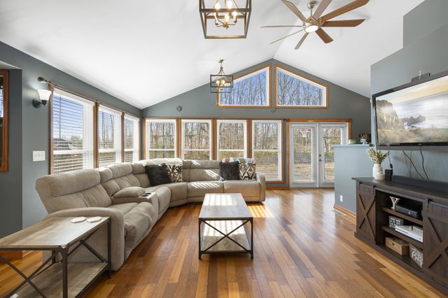 127 Sam Davis Dr, Springfield, TN 37172