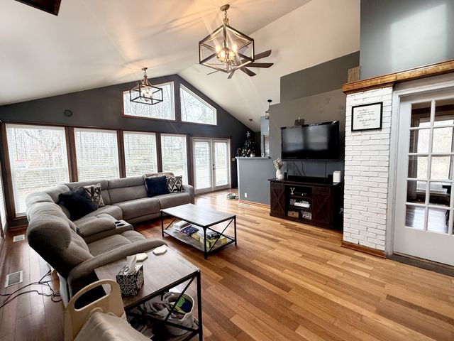 127 Sam Davis Dr, Springfield, TN 37172