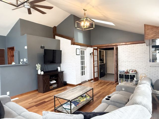 127 Sam Davis Dr, Springfield, TN 37172