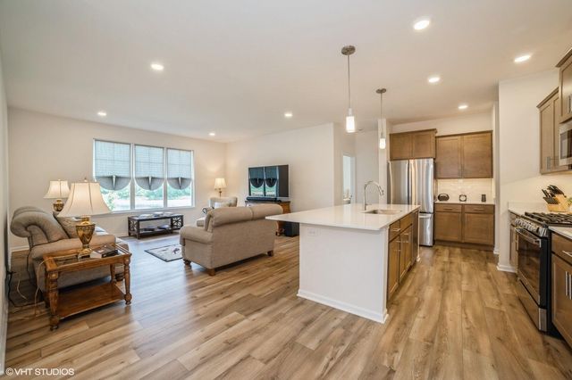 5083 Sedona Circle, Schererville, IN 46375