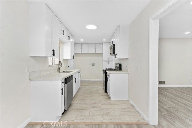 15944 Wintun Road, Apple Valley, CA 92307