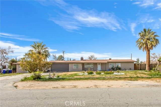15944 Wintun Road, Apple Valley, CA 92307