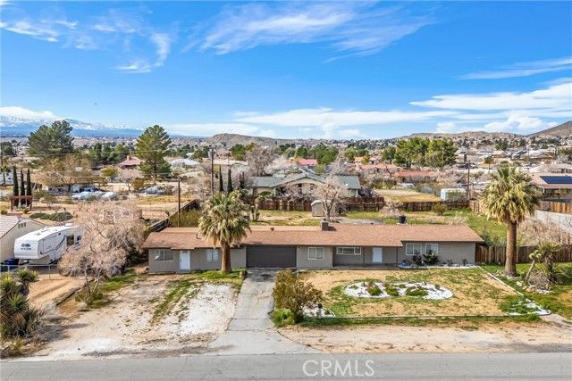 15944 Wintun Road, Apple Valley, CA 92307
