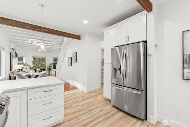 424 27th Avenue E, Seattle, WA 98112