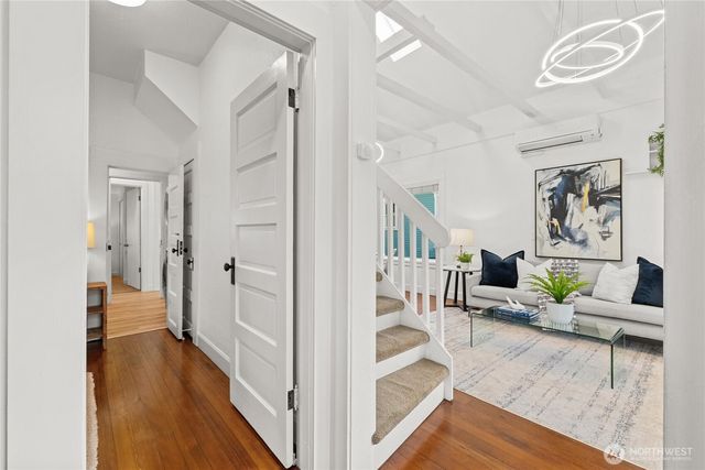 424 27th Avenue E, Seattle, WA 98112