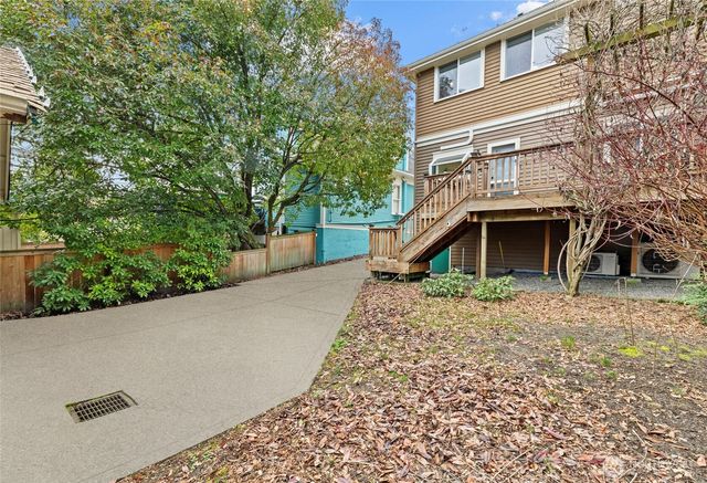 424 27th Avenue E, Seattle, WA 98112