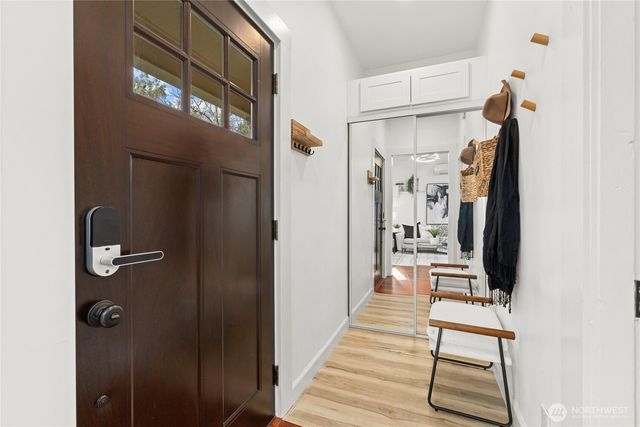 424 27th Avenue E, Seattle, WA 98112