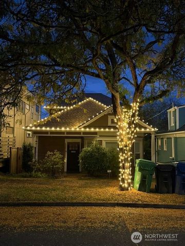 424 27th Avenue E, Seattle, WA 98112