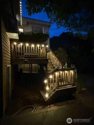 424 27th Avenue E, Seattle, WA 98112