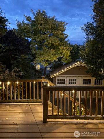 424 27th Avenue E, Seattle, WA 98112