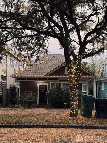 424 27th Avenue E, Seattle, WA 98112