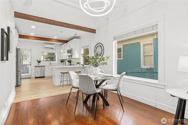 424 27th Avenue E, Seattle, WA 98112