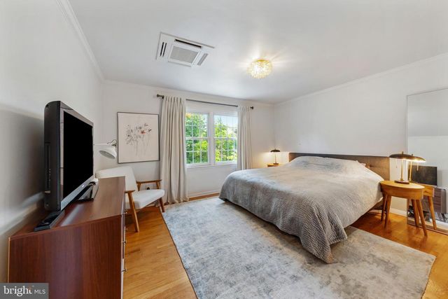 25 ARVIDA DR, Pennington, NJ 08534