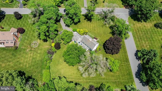 25 ARVIDA DR, Pennington, NJ 08534