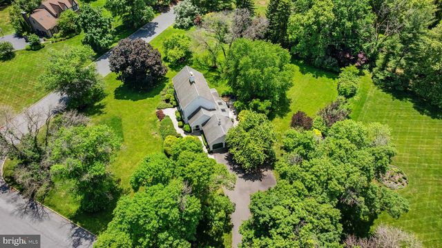 25 ARVIDA DR, Pennington, NJ 08534
