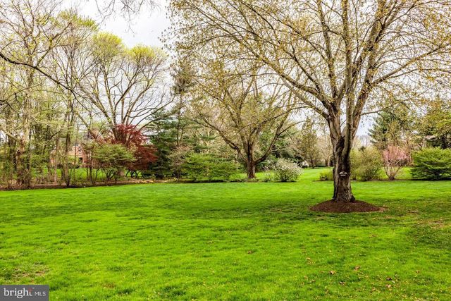 25 ARVIDA DR, Pennington, NJ 08534