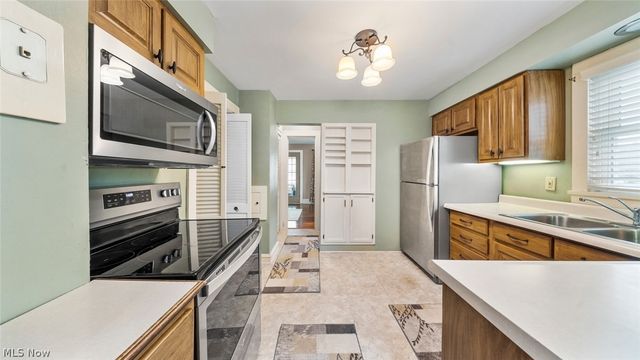 133 Belmar Boulevard, Avon Lake, OH 44012