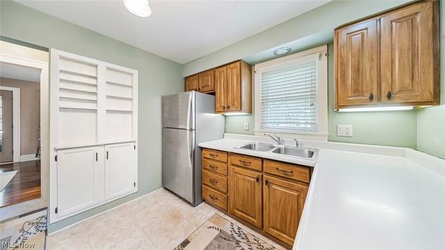 133 Belmar Boulevard, Avon Lake, OH 44012