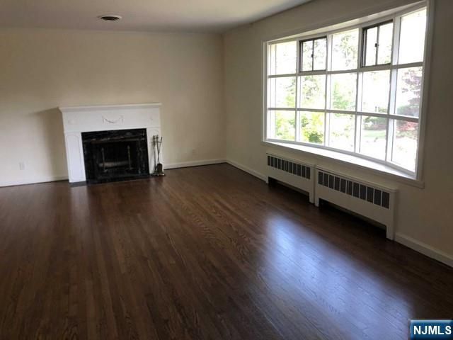 85 Phelps Avenue, Cresskill, NJ 07626