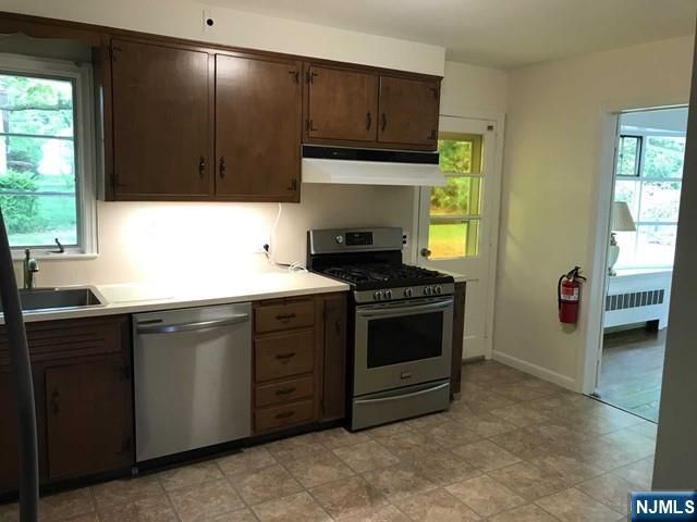 85 Phelps Avenue, Cresskill, NJ 07626
