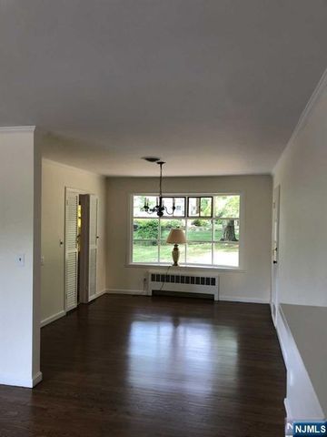 85 Phelps Avenue, Cresskill, NJ 07626