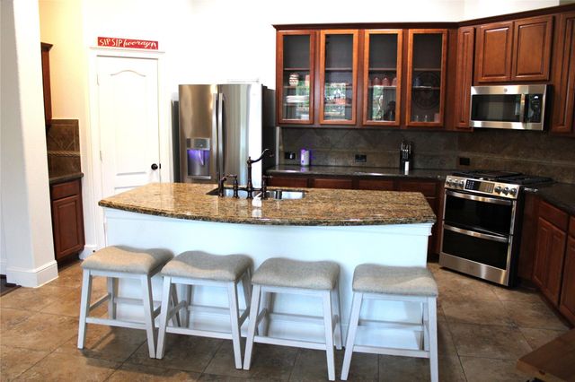 130 E Lasting Spring Circle, Spring, TX 77389