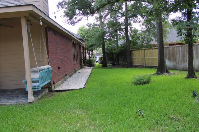 130 E Lasting Spring Circle, Spring, TX 77389