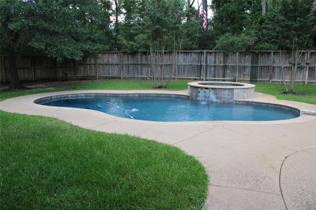 130 E Lasting Spring Circle, Spring, TX 77389